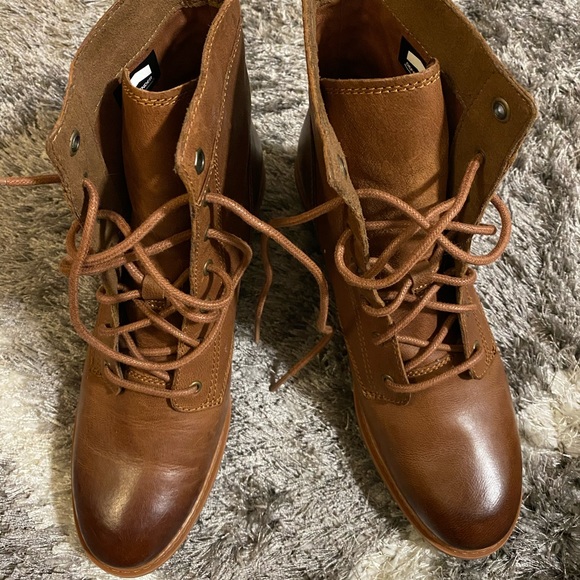 timberland women's sutherlin bay mid lace boot